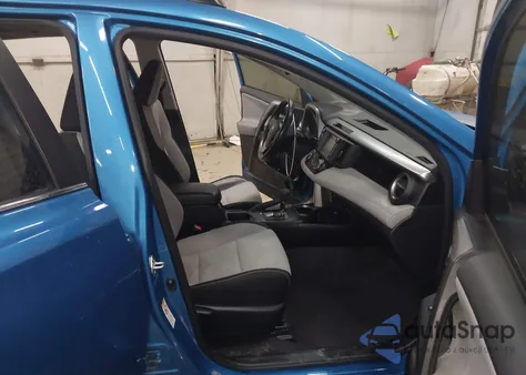 2018 Toyota Rav4 Xle from USA, damaged, VIN JTMWFREV0JD120067